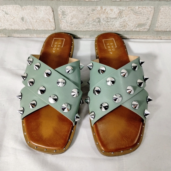 ShuShop Green and Silver Studded Spiked Sandals Sz 6.5 Poolside Glam Edgy Chic - Picture 4 of 9